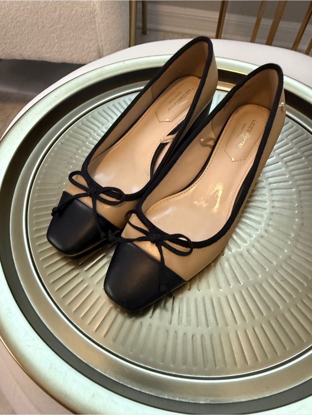Women’s Size 8 Tan Black Cap toes low heels